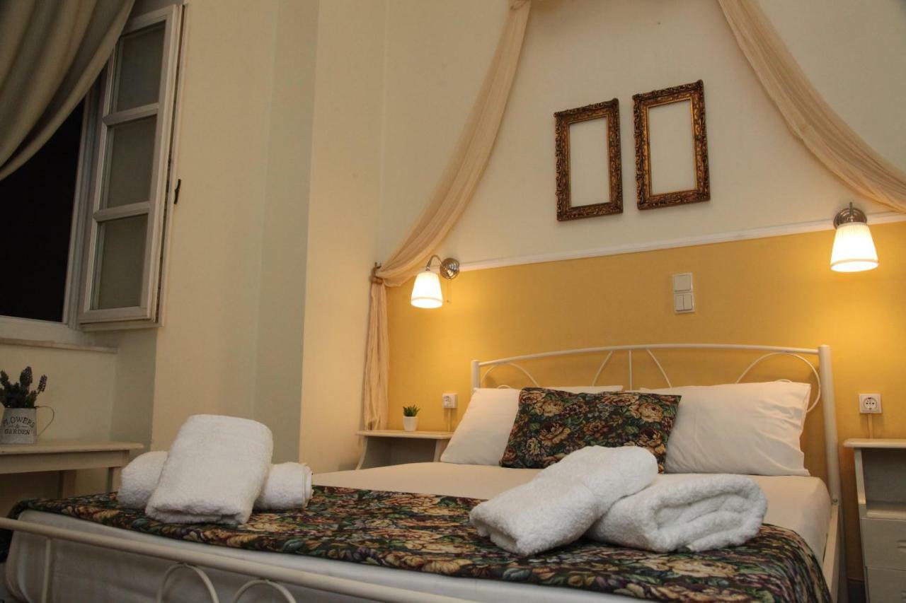 Fiera Guesthouse Ermoupoli Exterior photo